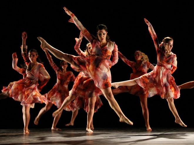 Danza: successo del saggio della scuola “In punta di piedi” 