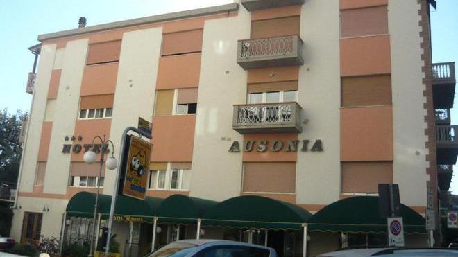 Se ne va senza pagare l’albergo