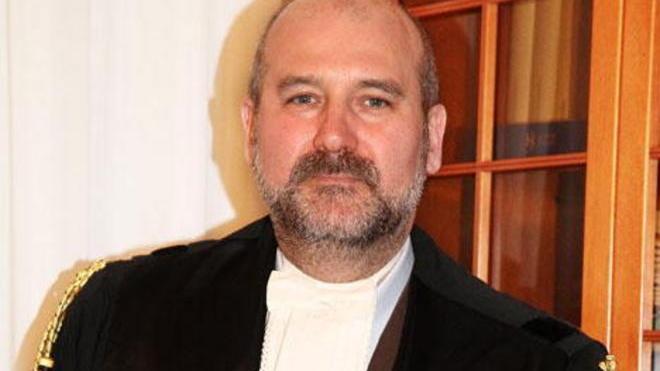 «Moglie premurosa, accuse senza senso»