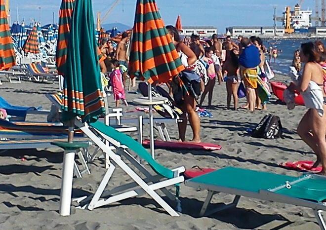 Due mulinelli paura in spiaggia ferita una donna 