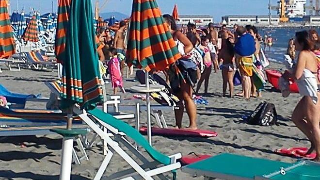 Due mulinelli paura in spiaggia ferita una donna