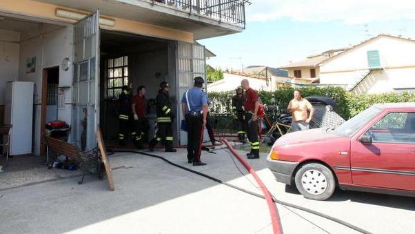 Fiamme nella carrozzeria «Sono vivo per miracolo»