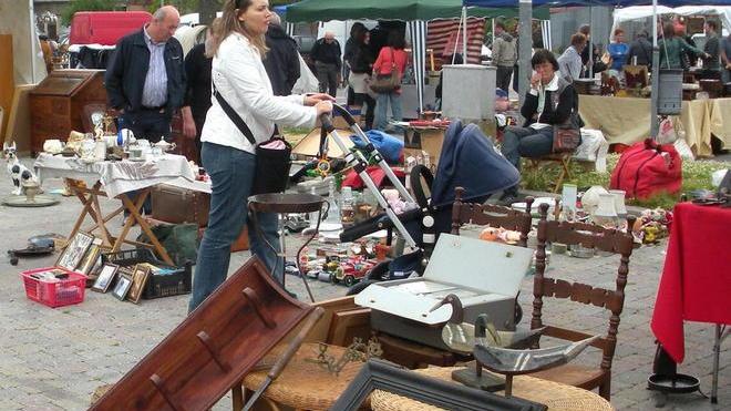 Domenica prossima antiquariato e sapori in piazza