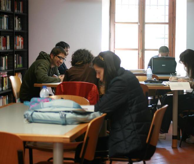 Biblioteca, orario ridotto fino a venerdì