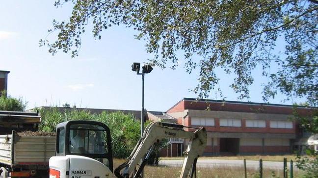 Cambia la viabilità intorno al polo scolastico di Camigliano