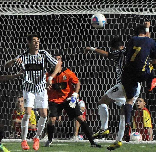 Un tempo per uno, il derby in parità 