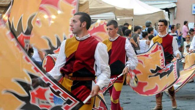 Medievalis, taglio del nastro 4 giorni da fiaba a Pontremoli 