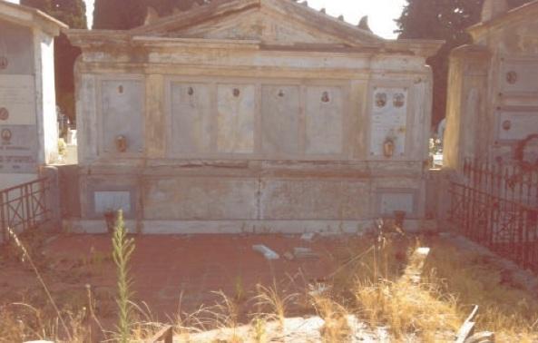 Cercansi tombe disperatamente 