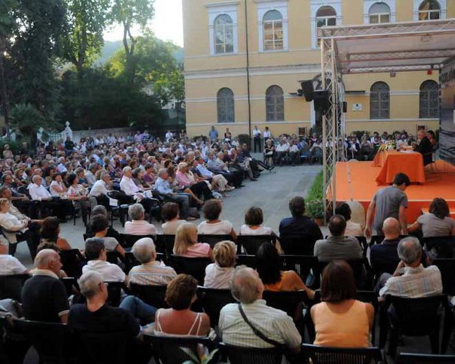 Una tensostruttura per il Festival Con-vivere 