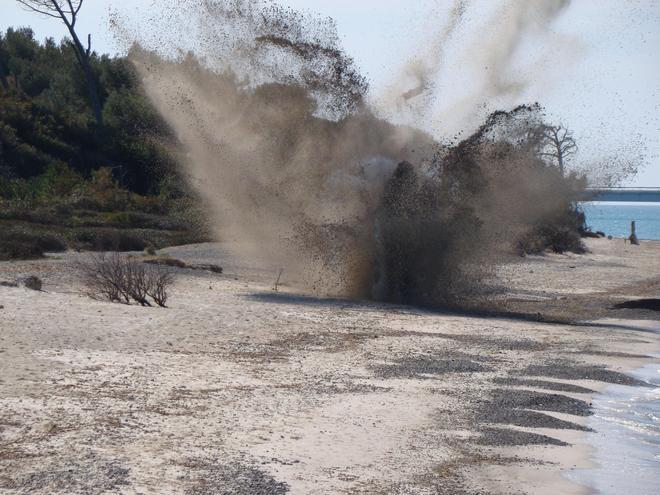 Bomba trovata davanti alla spiaggia di Vada 