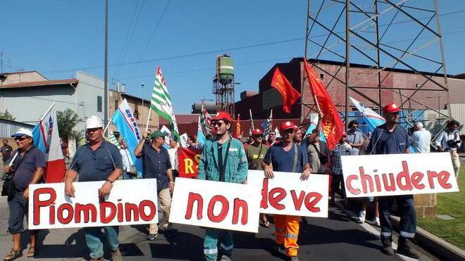 Manifestazione nazionale per difendere la fabbrica
