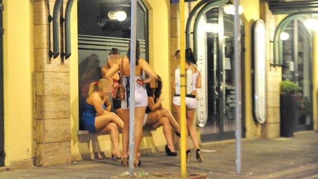 Multe da 500 euro per la prostituzione