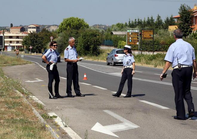 Travolto da un furgone, muore ciclista 