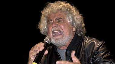 Un libro e i giornali Beppe Grillo riscopre il suo eremo toscano