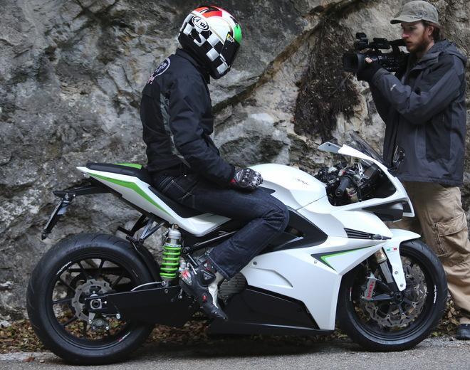 La superbike elettrica parte da Volterra 