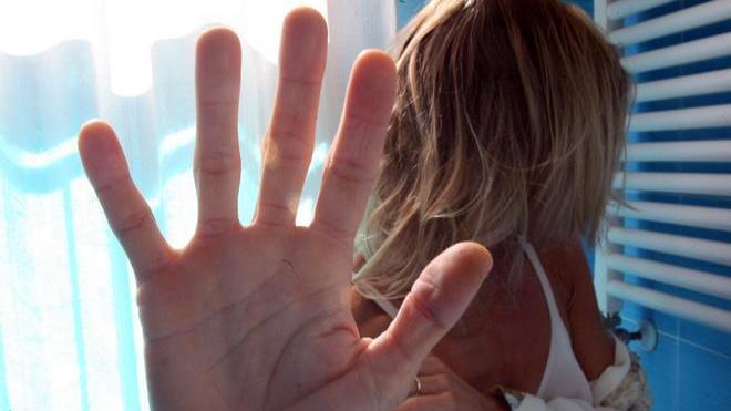 Picchiata e minacciata per otto anni dall’ex marito