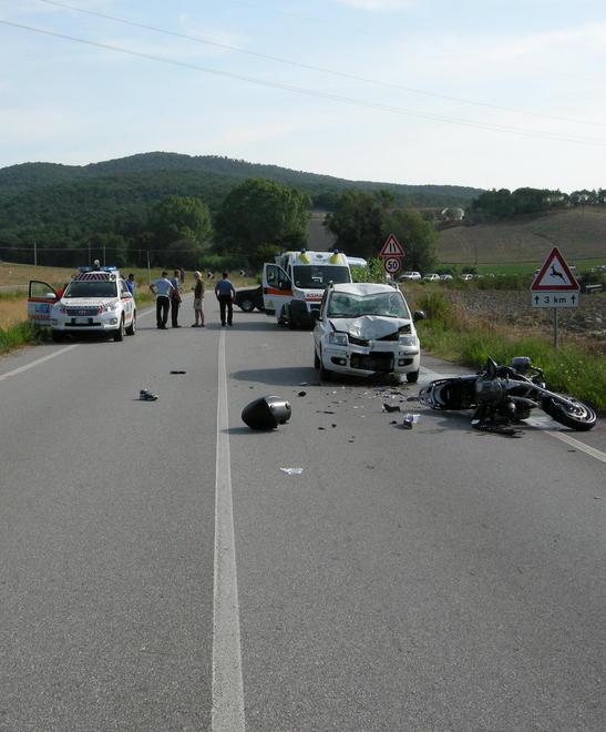 Auto contromano, schianto mortale 