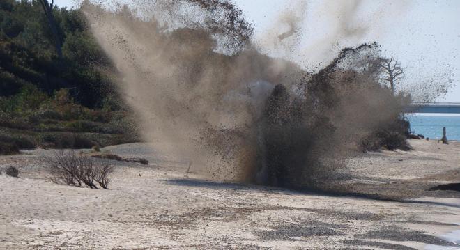 Bomba trovata nel mare davanti a Vada 