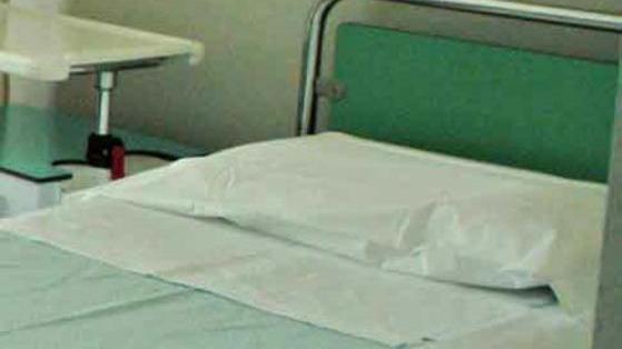 Si rompe il letto, sostituito solo «per caso»