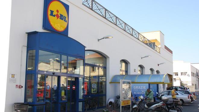 Furto alla Lidl, bloccato un giovane rumeno