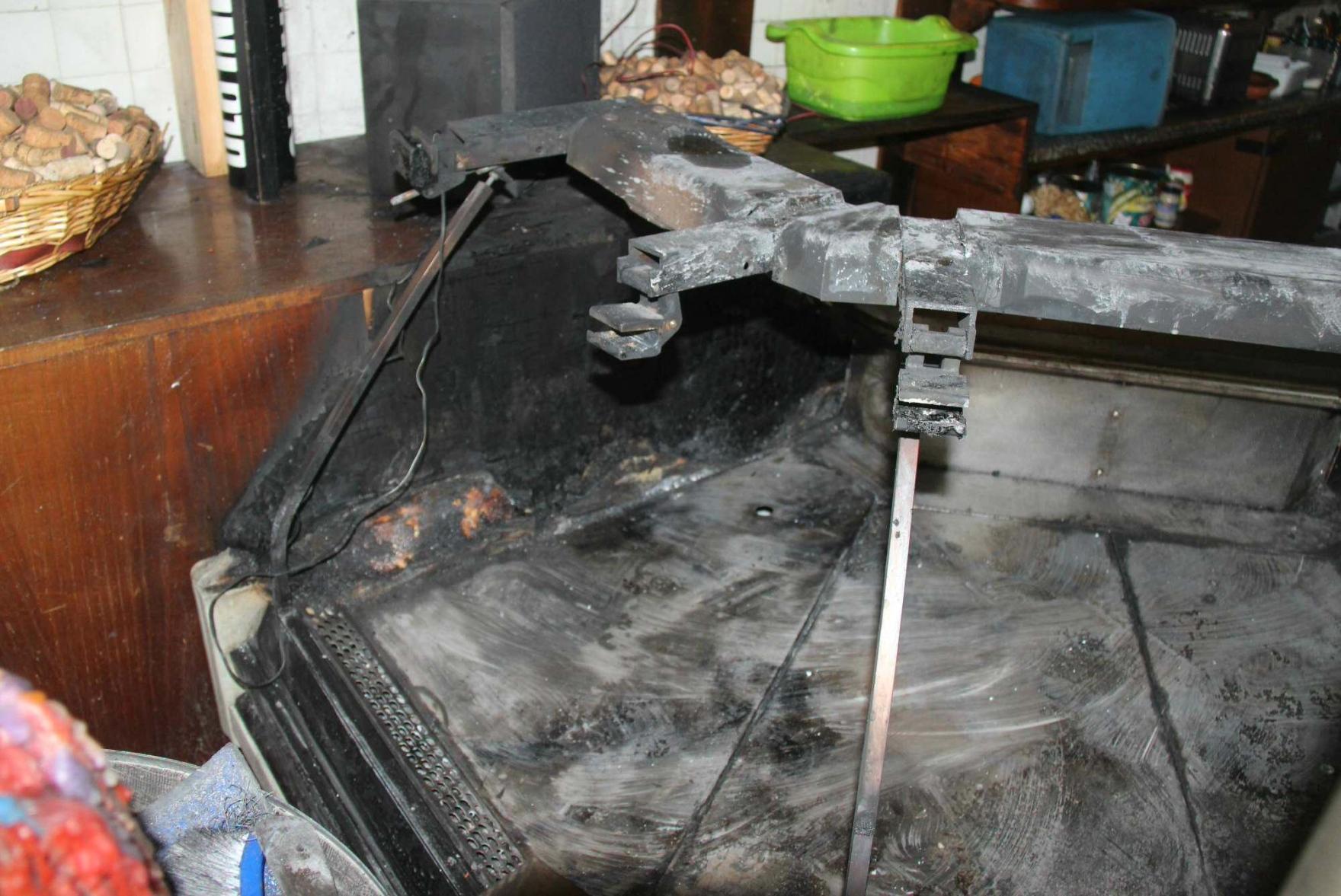 Fiamme nella notte all’ex Victor, è stato il regno degli aperitivi 