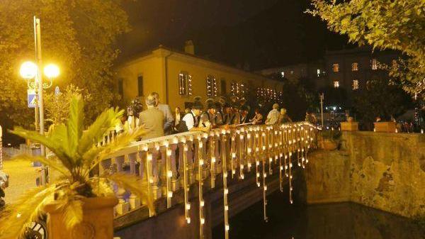Una sera d’emozioni con la luminara e le fontane danzanti