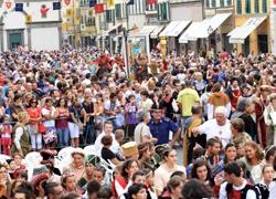 Alle 17 la sfida per la palla nel paniere fra i bambini
