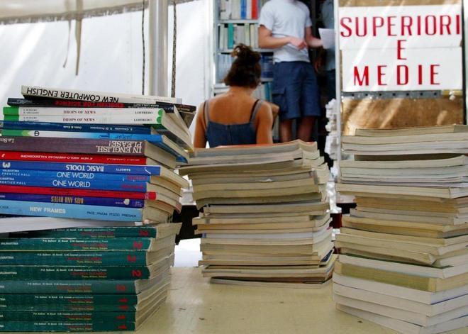 Prato, libri di testo: che salasso e al ginnasio la spesa è record 