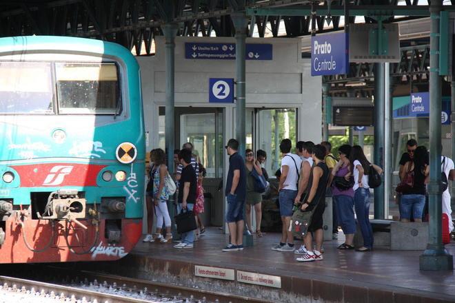 Odissea pendolari, treno per Firenze in ritardo di mezz’ora 