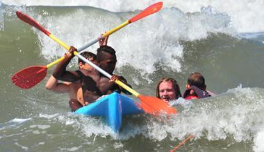 Spettacolare salvataggio in mare a San Vincenzo 