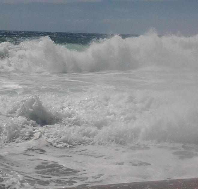Dopo il temporale ecco la mareggiata: l’estate sta finendo 