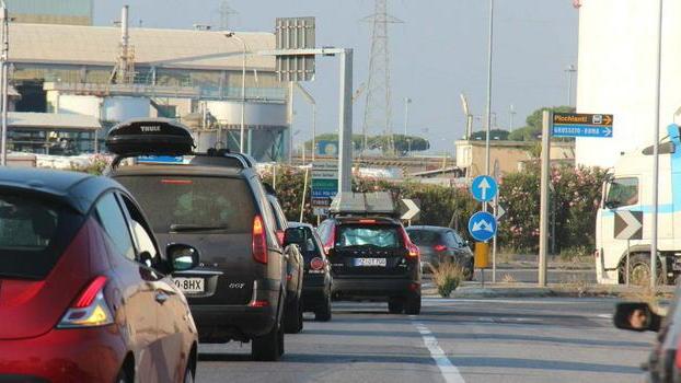 «Servono vigili all’arrivo dei traghetti»
