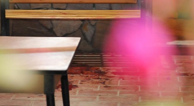 Prima massacra la moglie e poi tenta di uccidersi 