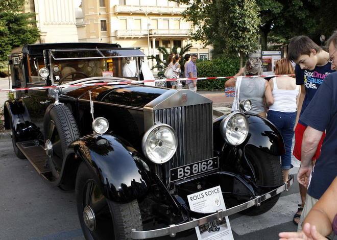 Auto e sidecar d’epoca per l’operazione nostalgia 