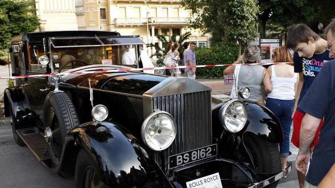 Auto e sidecar d’epoca per l’operazione nostalgia