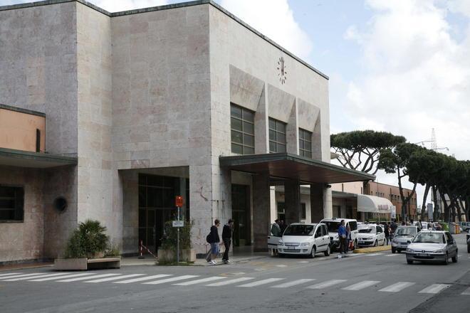 Sul treno senza biglietto, schiaffeggiano il controllore 