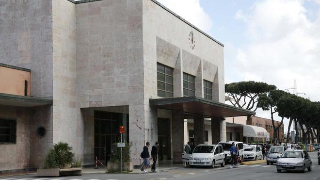 Sul treno senza biglietto, schiaffeggiano il controllore