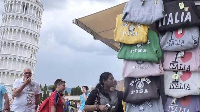 I dipendenti delle bancarelle al sindaco «Siamo preoccupati per i nostri posti»