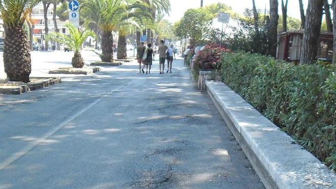 «Non è una pista ciclabile ma un percorso di guerra»