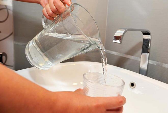 Acqua non potabile in due frazioni sopra Pietrasanta 