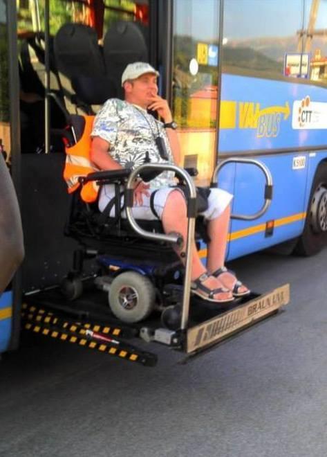 La lotta di Paolo per avere il diritto di viaggiare sul bus 