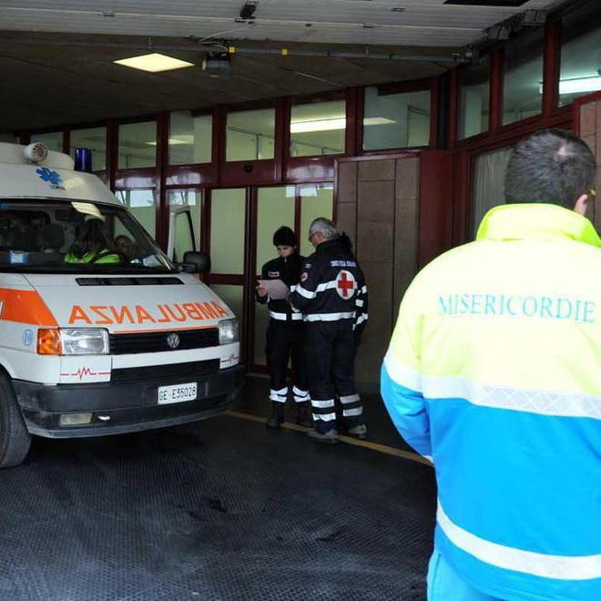 In moto si scontra con un’auto agli Affitti Ricoverato d’urgenza con una gamba rotta