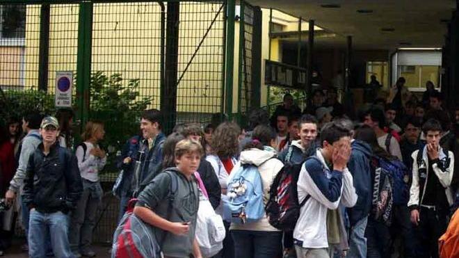 I fondi non bastano, i genitori pagano le ore di matematica
