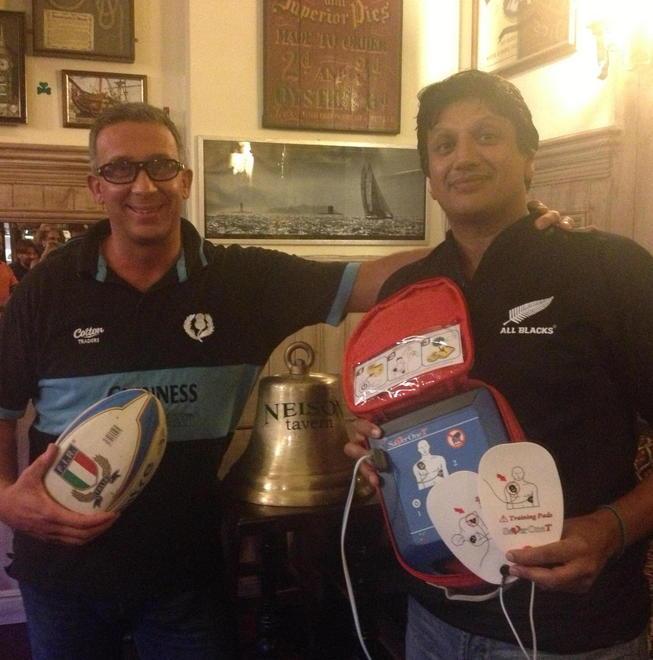 Il marinaio rugbista dona il defibrillatore ai giovani dei Lions 