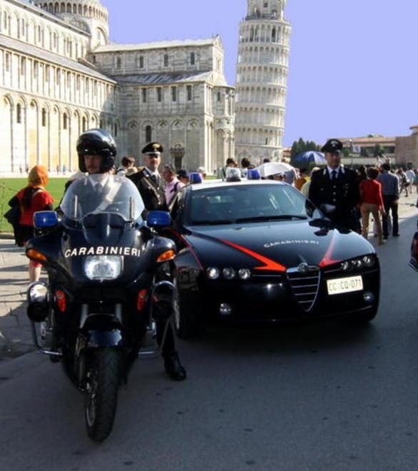 Arrestati per furto aggravato