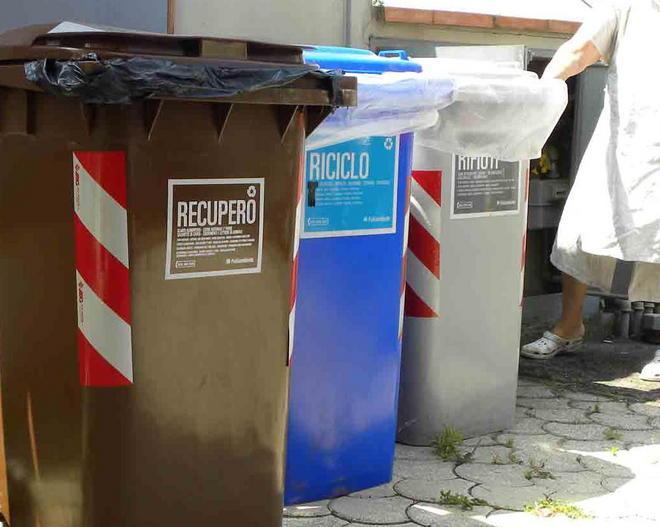 Addio cassonetti, dall’anno prossimo raccolta porta a porta in tutta Pistoia 