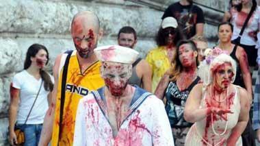 Come un film dell’orrore: ecco l’invasione degli zombie