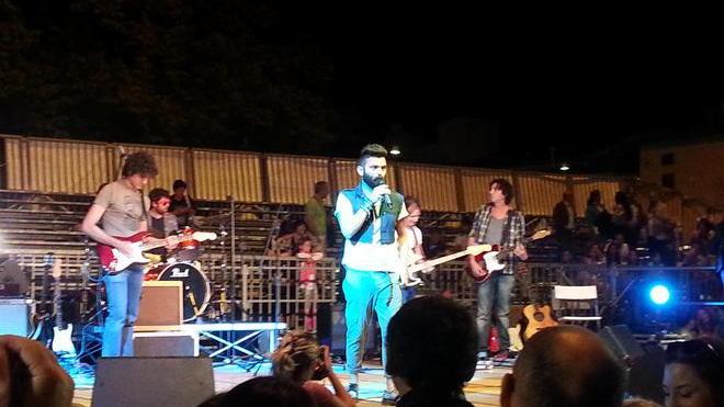 Cede la scenografia di “Un Prato di stelle”, poi è un successo