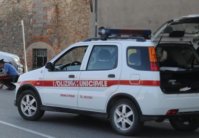 Rubano il motore di un’auto: denunciati