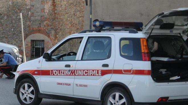 Rubano il motore di un’auto: denunciati